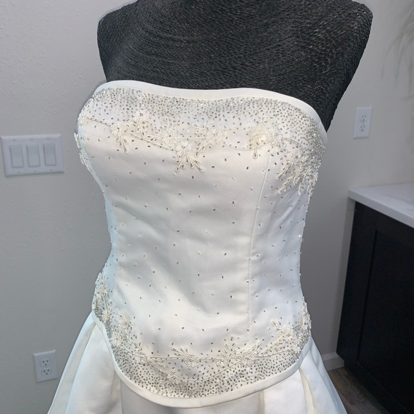 *SOLD* 2 Piece Ivory Wedding Gown sz8 - Picture 12 of 14